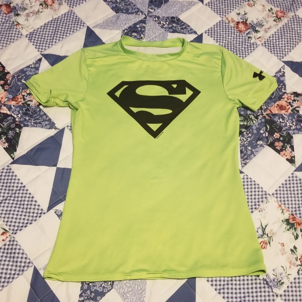 Boys Under Armour Superman Shirt Size Large